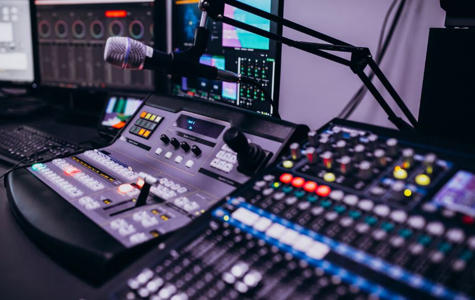 Listen Live Eagle 3 United Kingdom