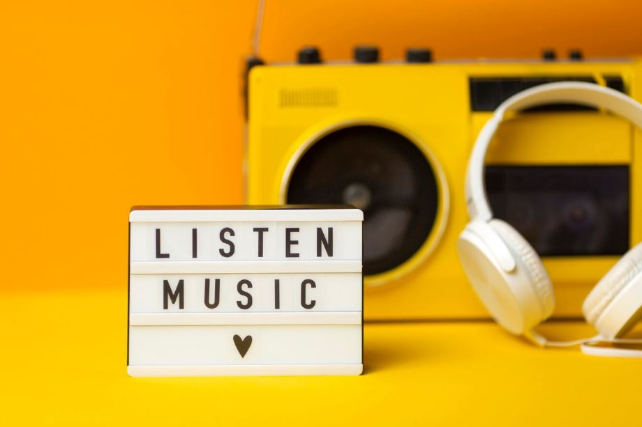 popular music radio stations
